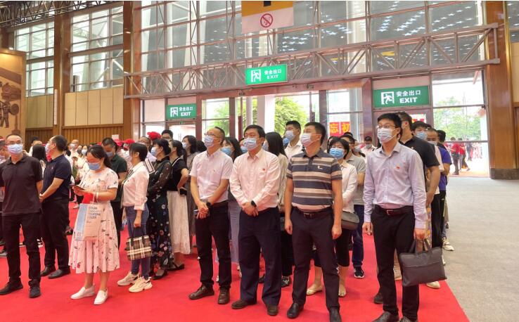 兴发娱乐集团组织旅行四川省庆祝中国共产党建立100周年主题展览